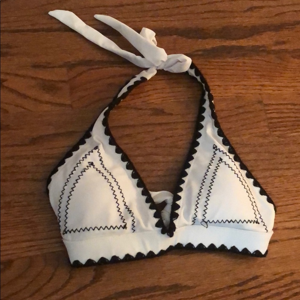 ZAFUL White/Black Bikini Top